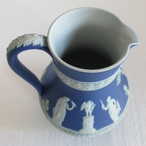 ANTIQUE WEDGWOOD "ETRUSCAN" PITCHER - Picture 10 of 16